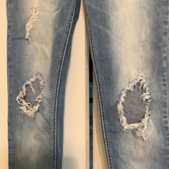 Junior jeans with rips - Picture 4 of 9
